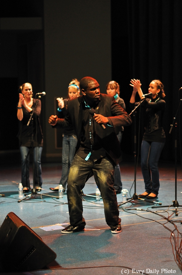 Evry Daily Photo - Telethon Evry 2010 - Concert Evry University Gospel - large - 5244093782.jpg